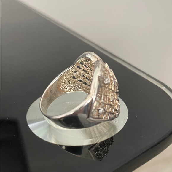 Sterling Silver Women's Ring with Tanzanite Stones - Picture 3 of 12